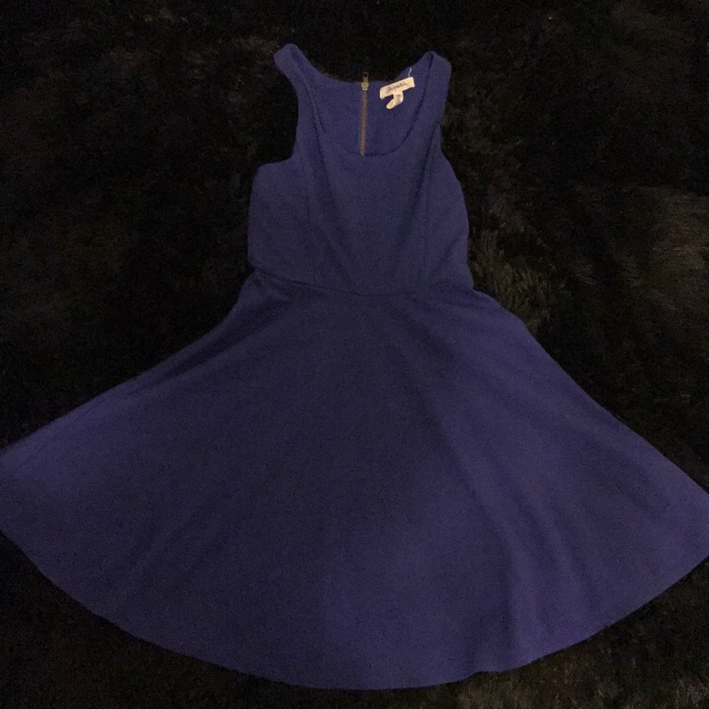 Pretty blue dress with zipper